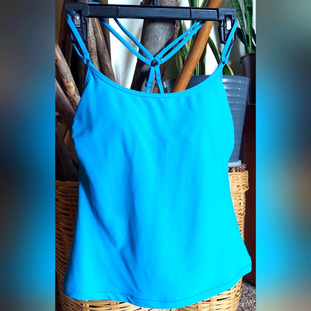 Athleta Women's 34 B/C Tankini swim top Aqua